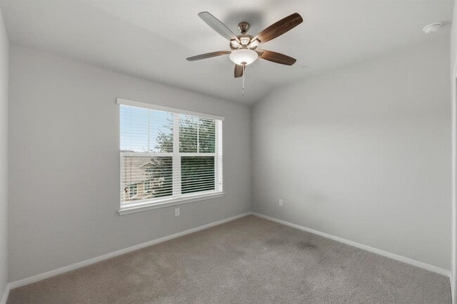 Building Photo - 516 E Slaughter Ln