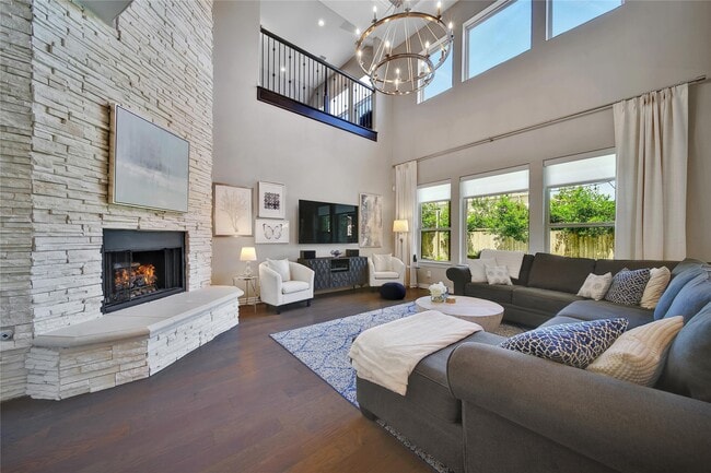 Building Photo - 1332 Gardenia Dr