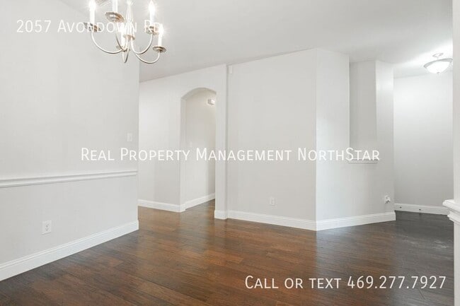 Building Photo - 2057 Avondown Rd