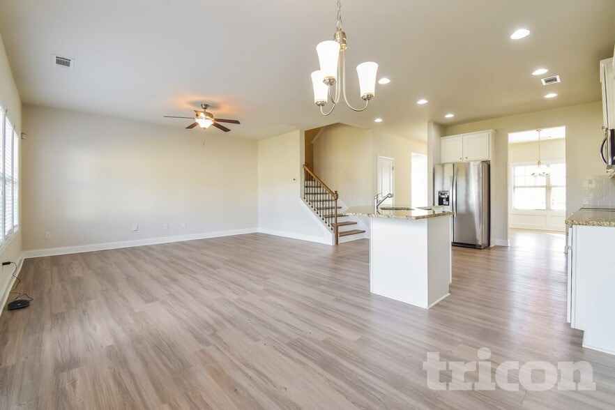 Building Photo - 4342 Bella View Dr