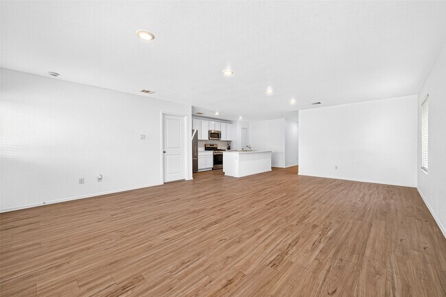 Building Photo - 27022 Breakaway Ln