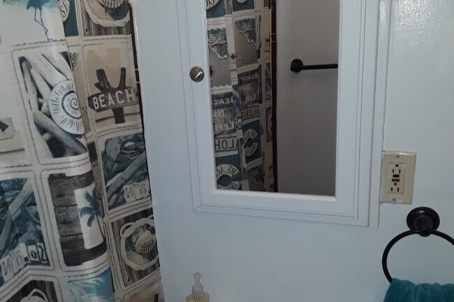 Building Photo - 11053 Venice Blvd