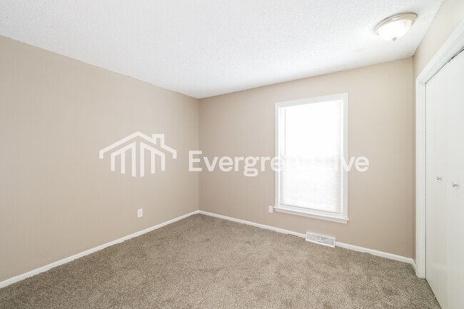 Building Photo - 7509 E 127th St