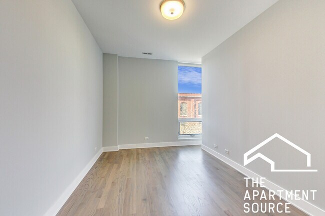 Building Photo - 2348 N Lister Ave