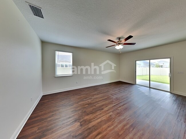 Building Photo - 400 Banyan Frst Dr