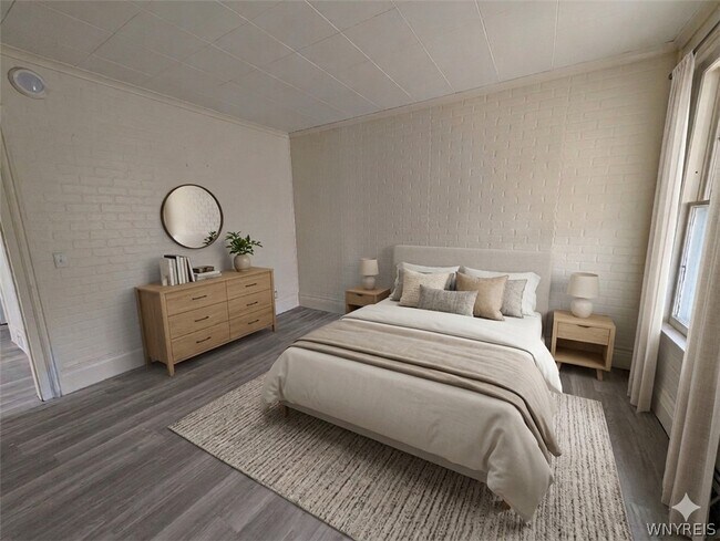 Building Photo - 616 7th St