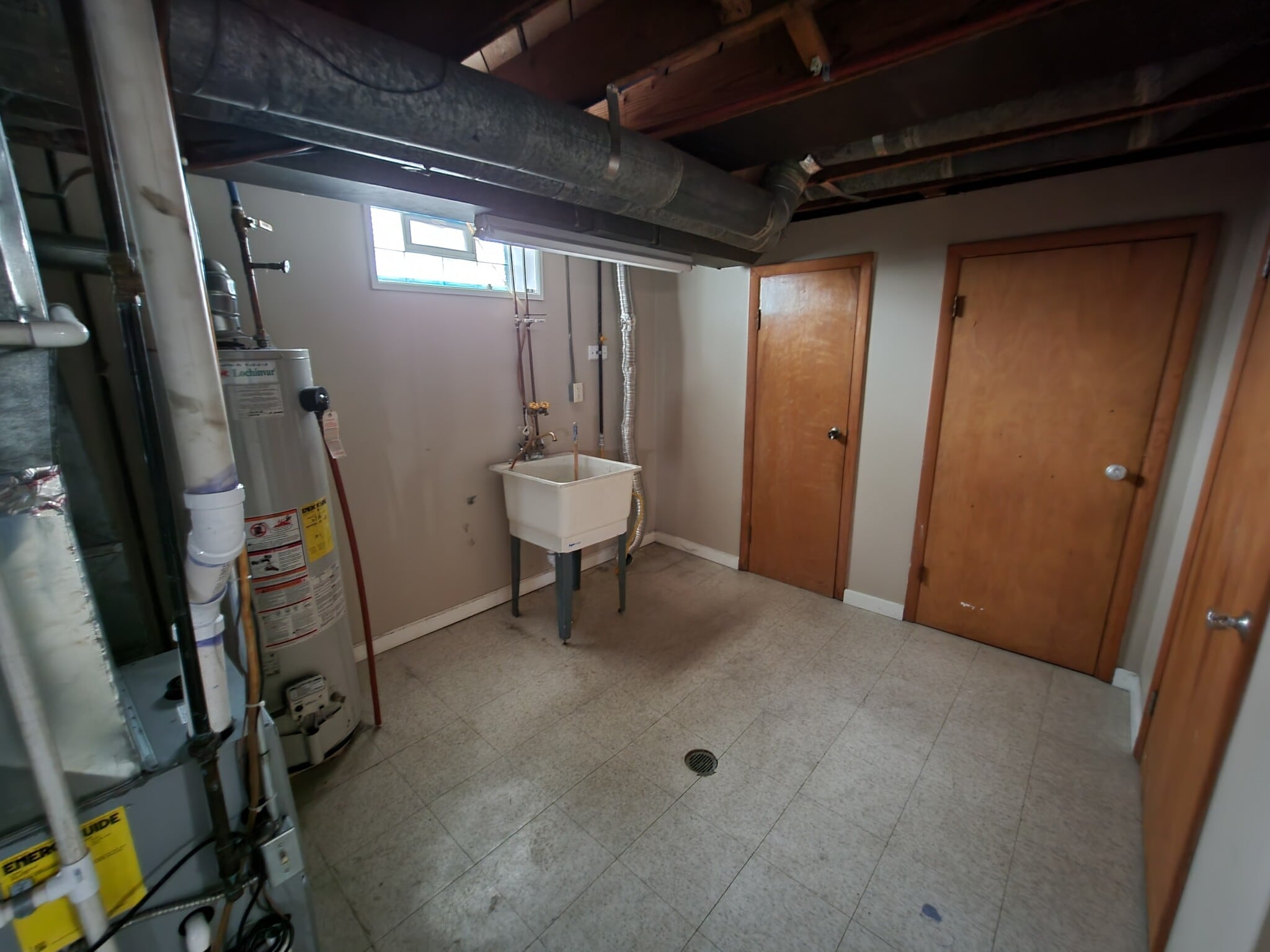 Laundry room/Basement - 11457 Leverne