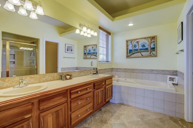 Building Photo - Beautiful Home in Gated Community