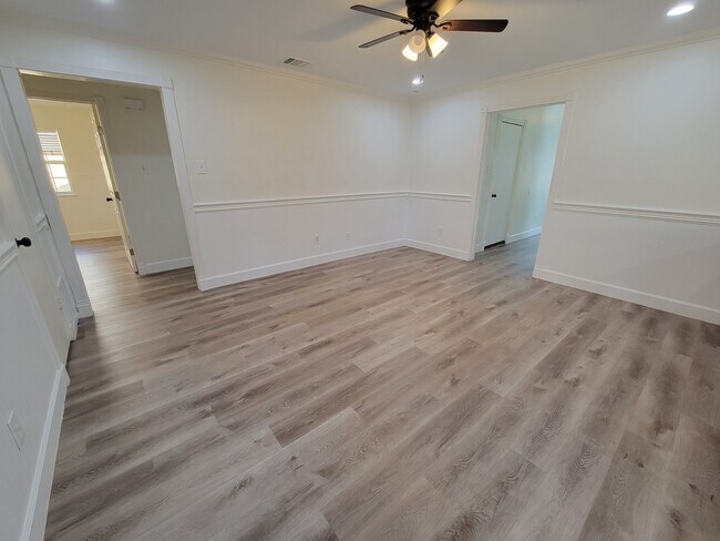 Building Photo - 22522 Deville Dr