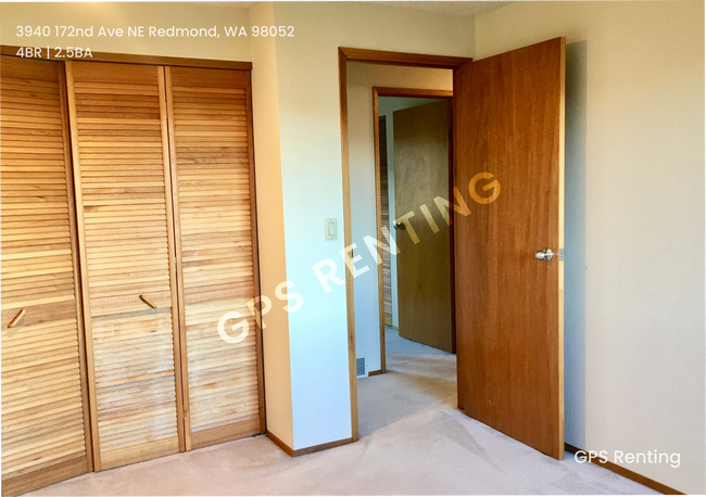Building Photo - Stunning Light-Filled Home on a 1/3 Acre C...