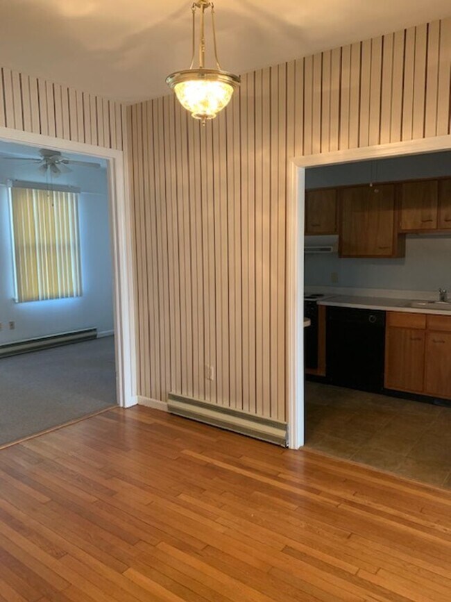 Building Photo - 207 Diamond Blvd