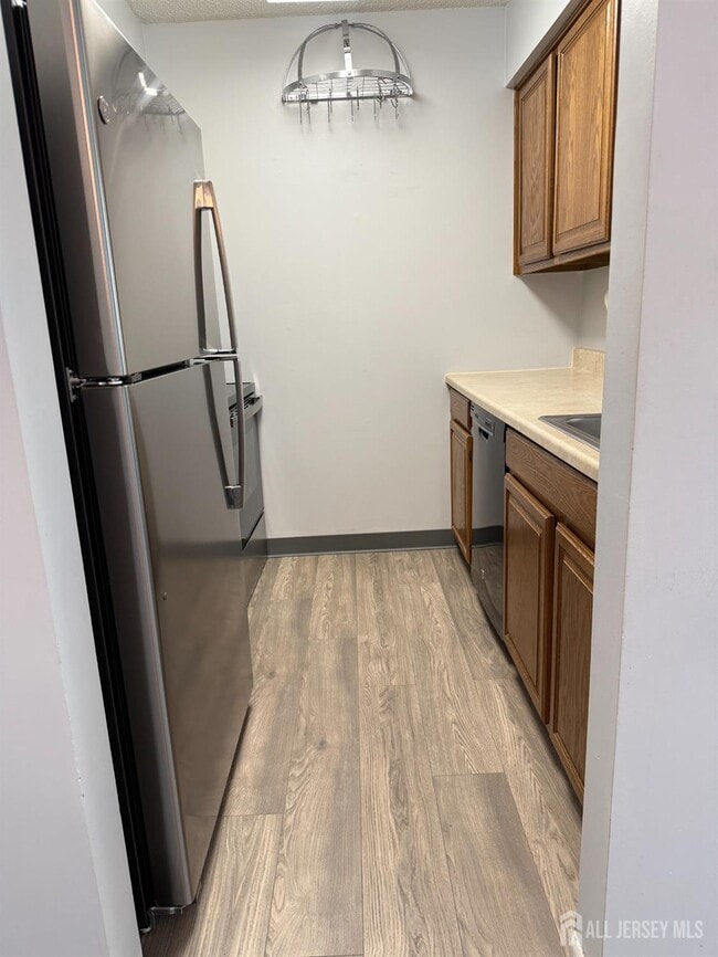 Building Photo - 1819 Ravens Crest Dr