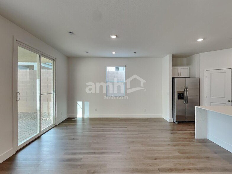 Building Photo - 6449 Marthas Vineyard Ave