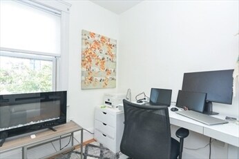 Building Photo - 48 Farquhar St