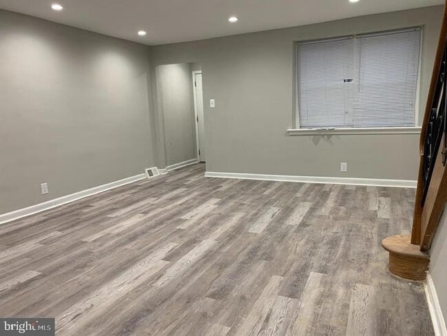 Building Photo - 206 E Walnut Park Dr