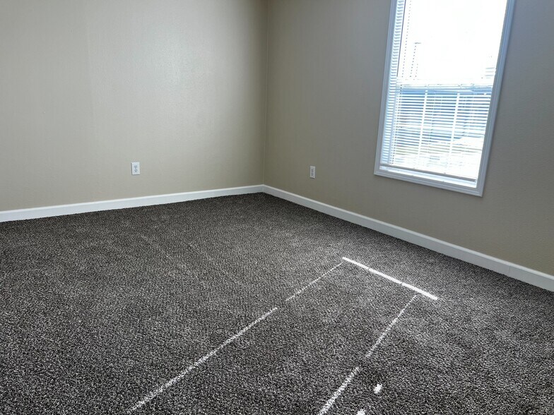 Building Photo - 709 N Collins Fwy