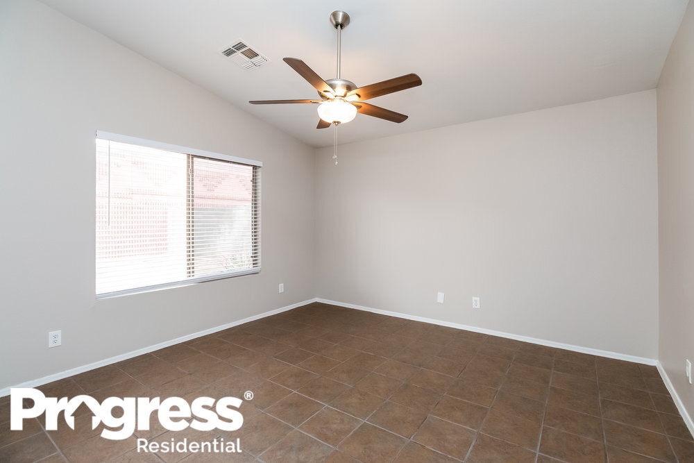 Building Photo - 328 S 89th St