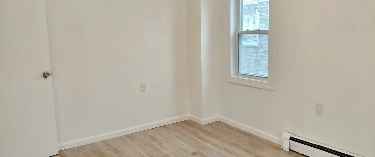 Building Photo - 301 Somerset St