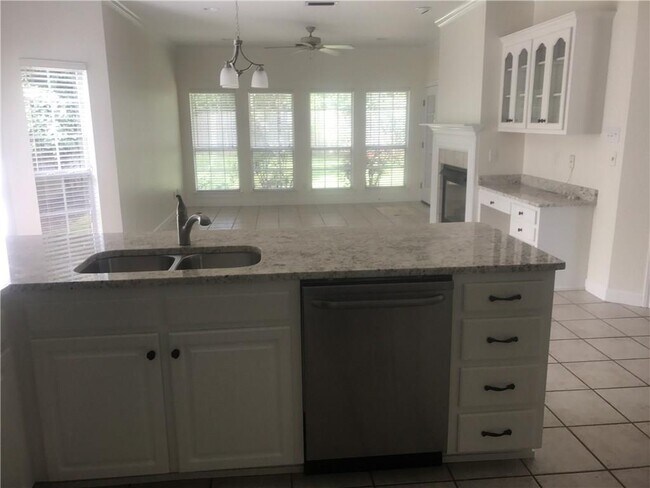 Building Photo - 2324 Abbington Dr