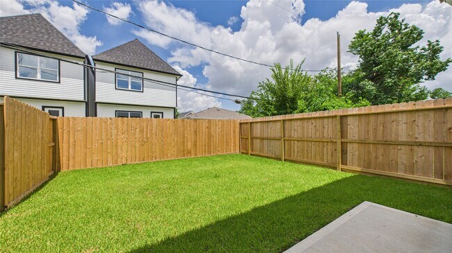 Building Photo - 6732 Lozier St