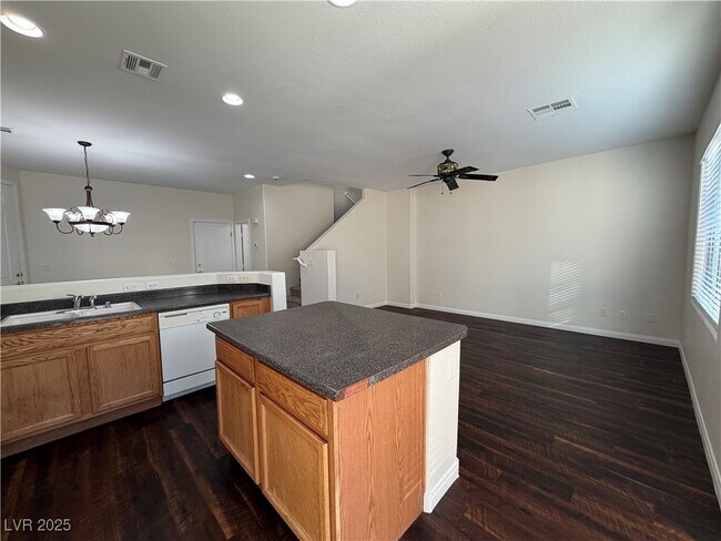 Building Photo - 287 Red Eucalyptus Dr