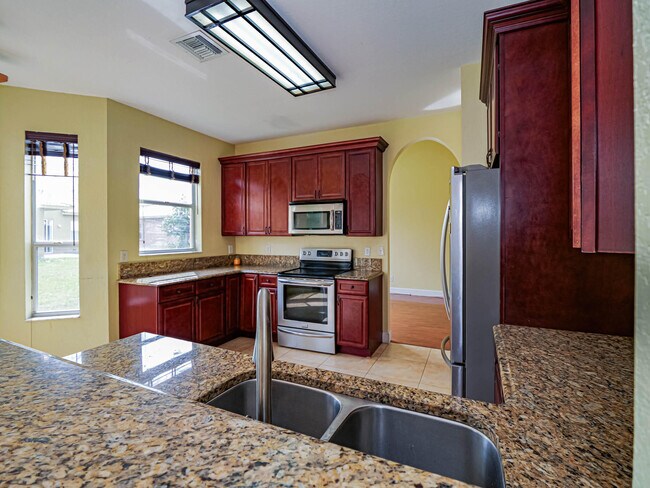 Building Photo - 5648 Spanish River Rd