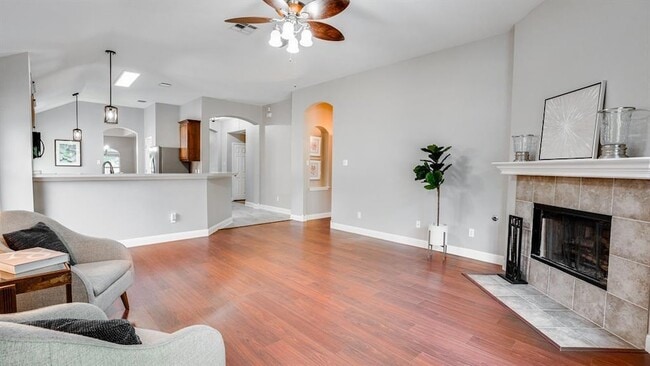 Building Photo - 725 Crane Canyon Pl