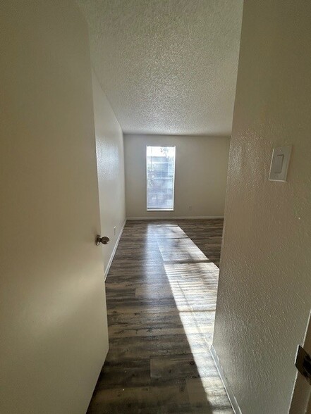 Building Photo - The Crossing Apartment Homes