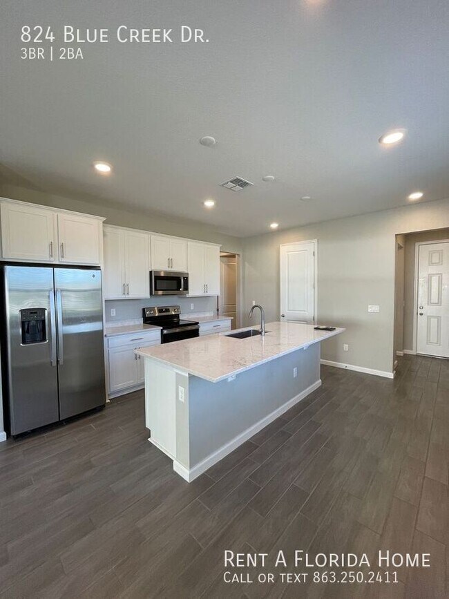 Building Photo - 824 Blue Creek Dr