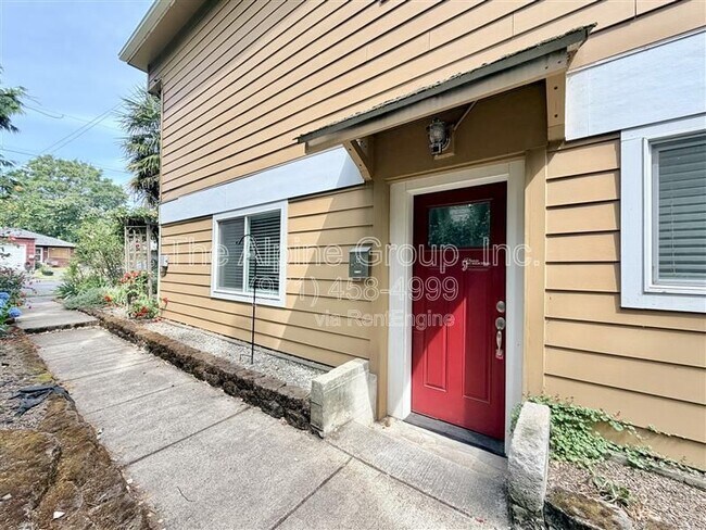 Building Photo - 3720 SE 14th Ave