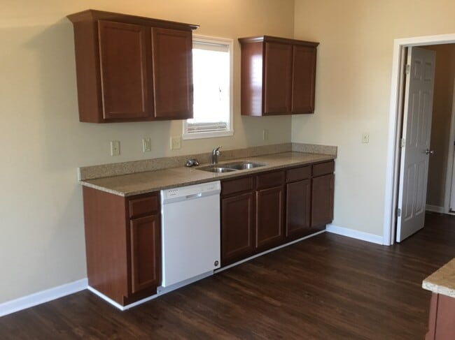 Building Photo - 6328 Sunnybrook Ln