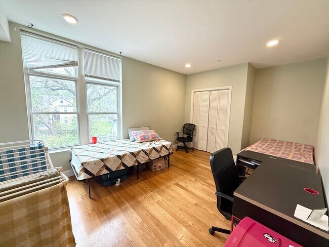 Building Photo - 299 Dudley St