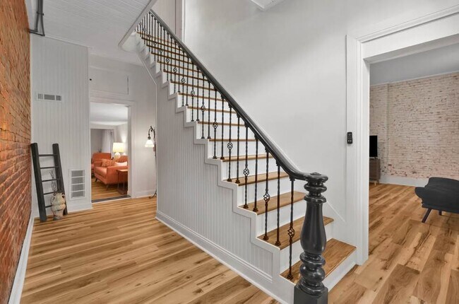 Building Photo - 521 E Water St