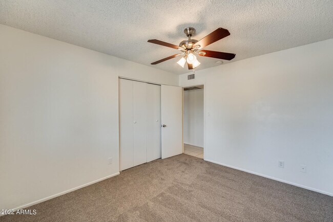Building Photo - 10424 N 38th Dr