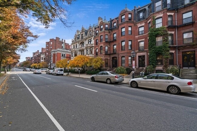Building Photo - 320 Commonwealth Ave