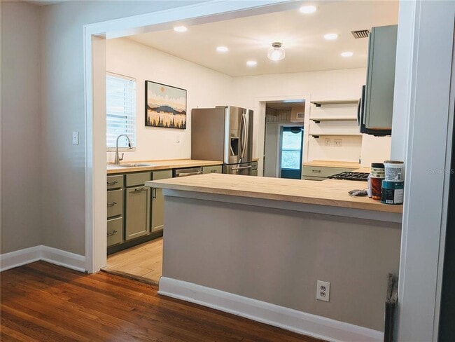 Building Photo - 5907 N Tampa St