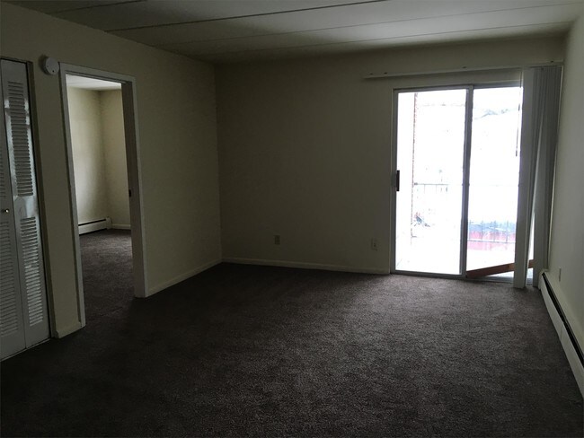 Building Photo - 1651 W North Bend Rd