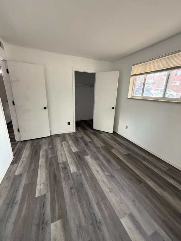 Building Photo - 211 S Brentwood St