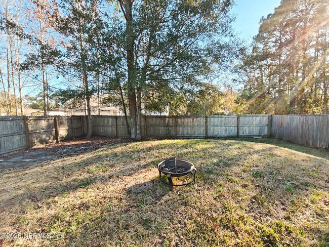 Building Photo - 8444 Hewitt St