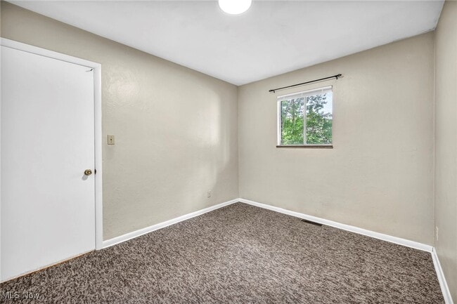 Building Photo - 17 Filmore Ave