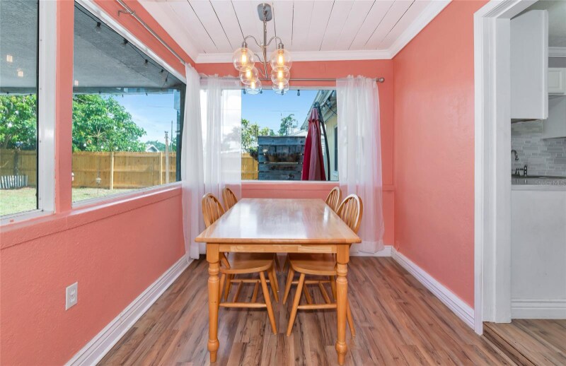 Building Photo - 2004 19th St W