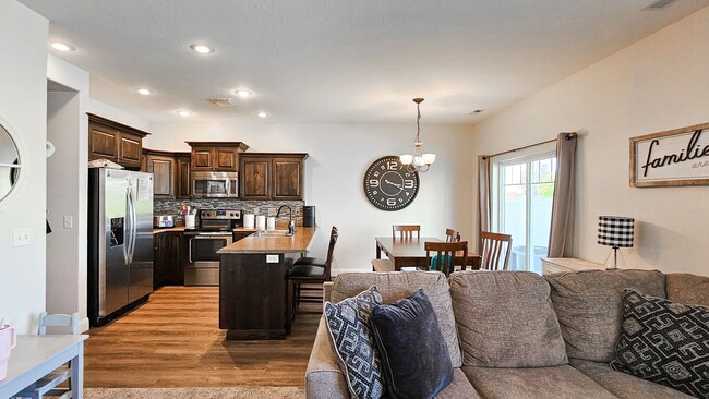 Building Photo - SummerField 2470