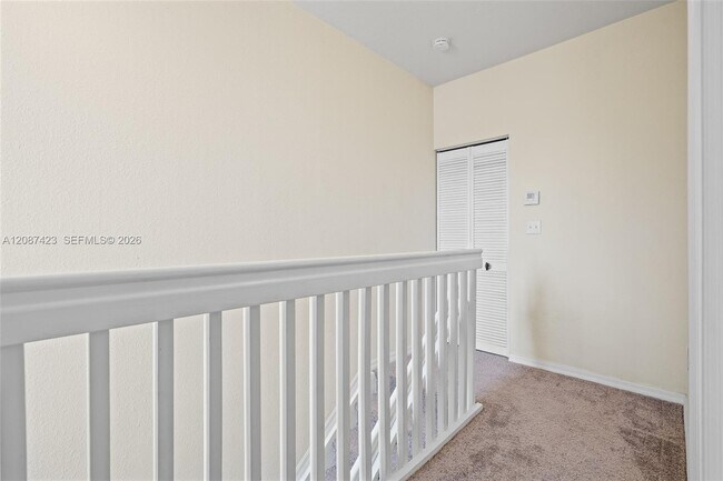 Building Photo - 645 E Mowry Ct