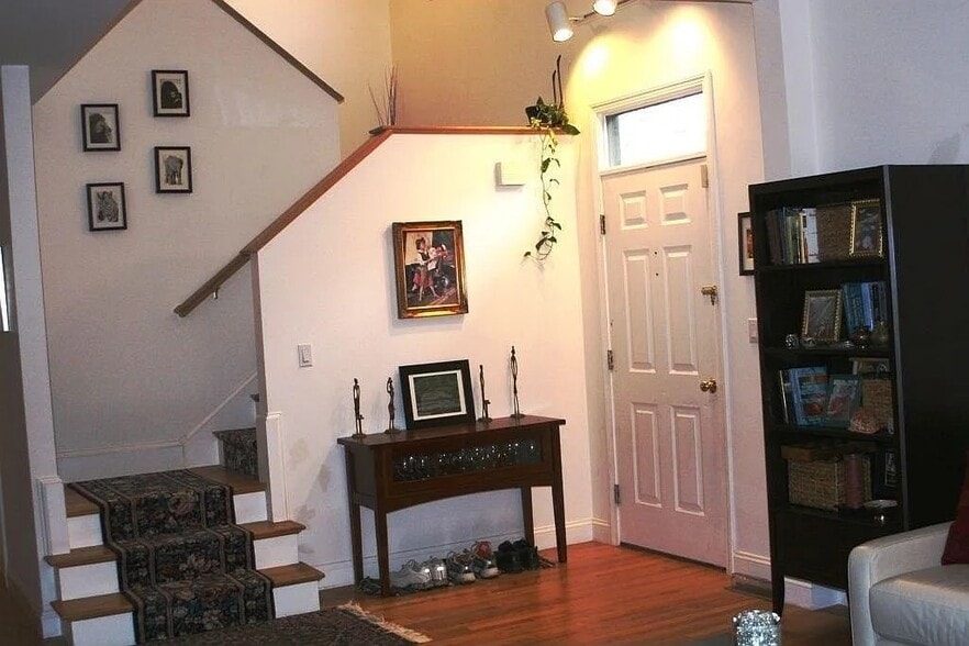 Building Photo - 51 Moraine St