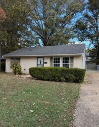 Building Photo - 3 Bed 1Bath- Storage Shed- Fenced