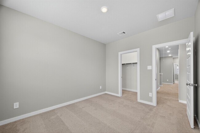 Building Photo - 4121 Fig Grv St