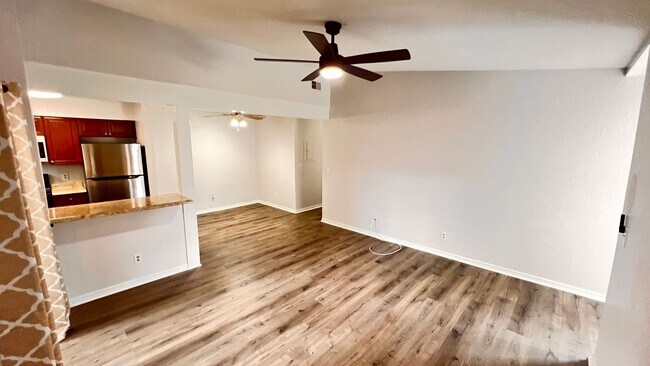 Building Photo - Unlock Your Perfect Winter Park Retreat: F...