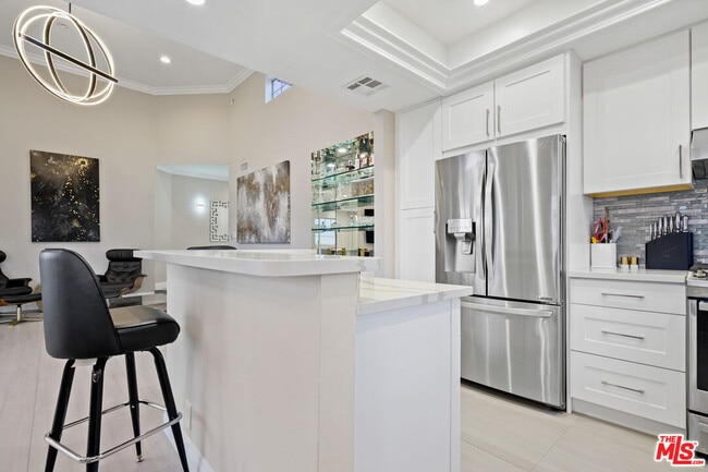 Building Photo - 10627 Ashton Ave