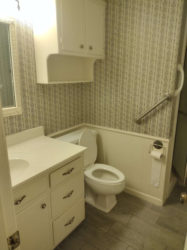 Building Photo - 402 S Wofford St