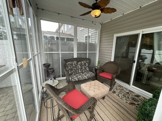 Building Photo - 609 Hilchot Dr